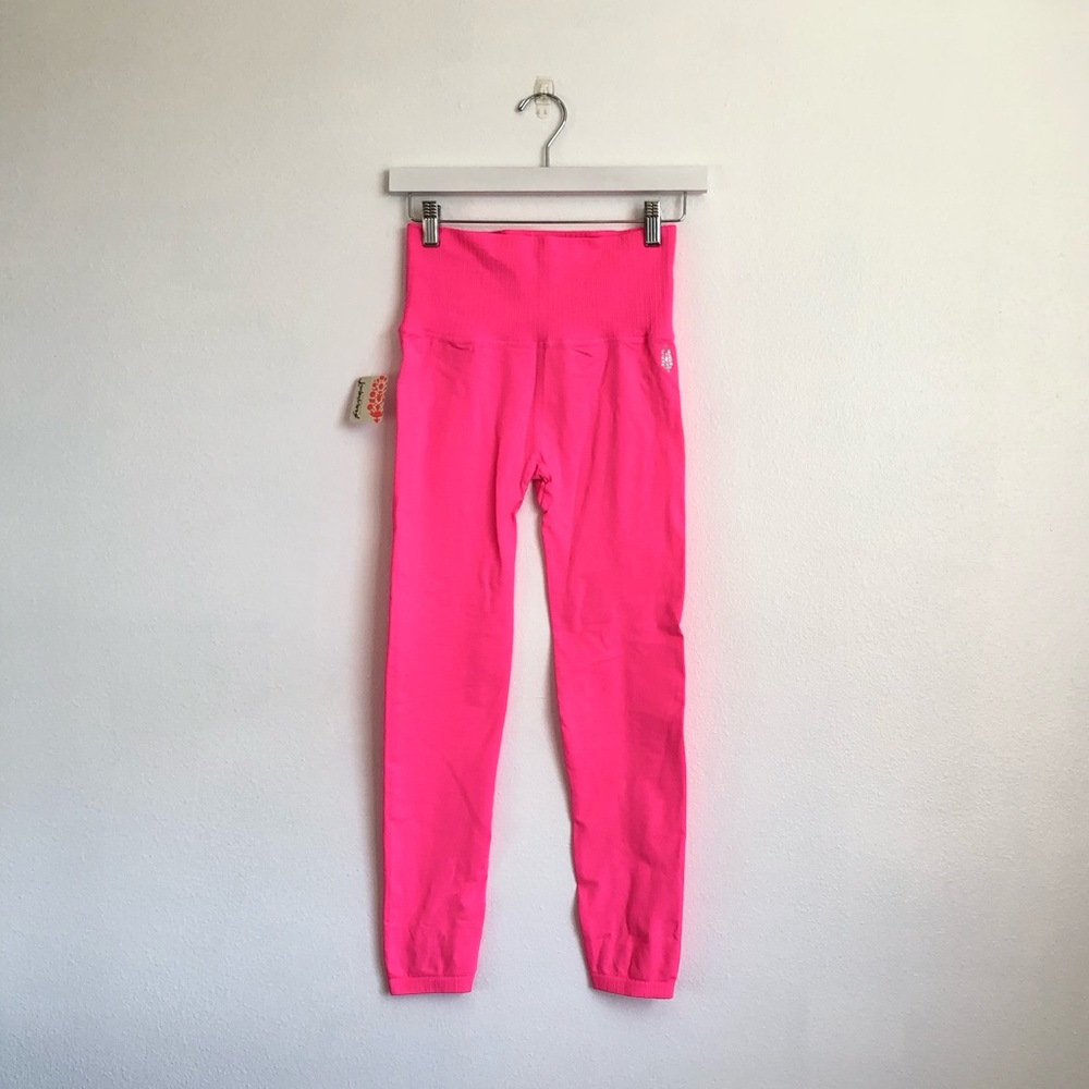 NWT Free People Movement Good Karma Tropical Pink Workout Leggings Size M / L - Picture 2 of 9